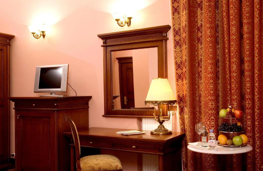 Optima Collection Dnipro Hotel Room photo
