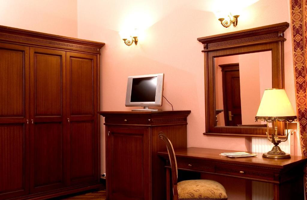 Optima Collection Dnipro Hotel Room photo