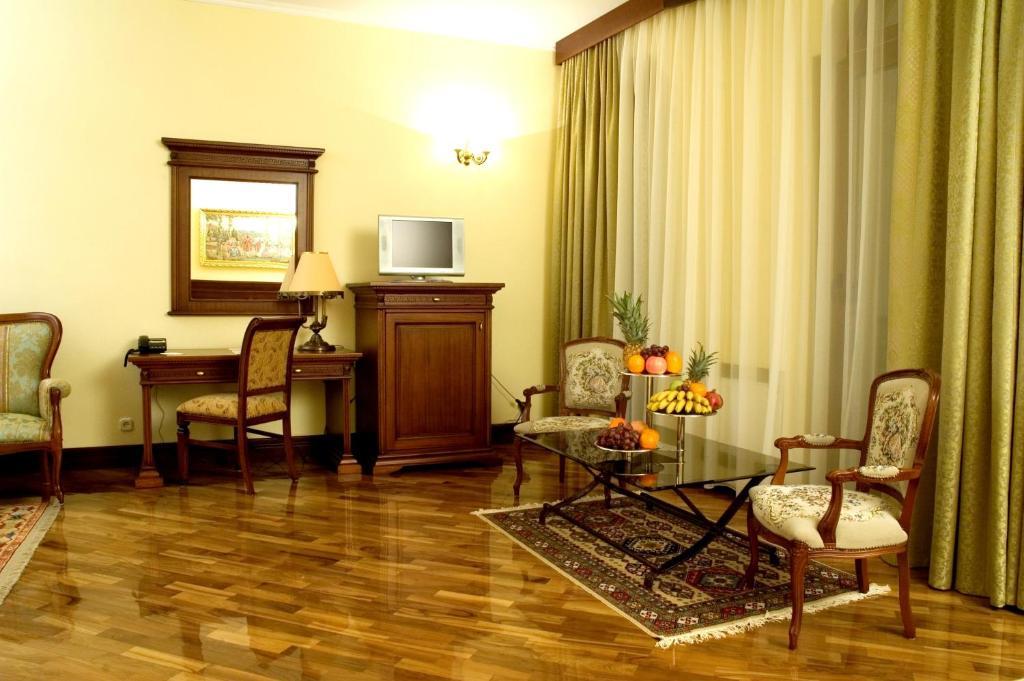 Optima Collection Dnipro Hotel Room photo